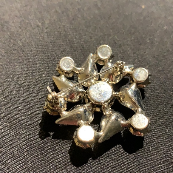TIMELESS VINTAGE 60s Silver Crystal Brooch - Picture 4 of 4